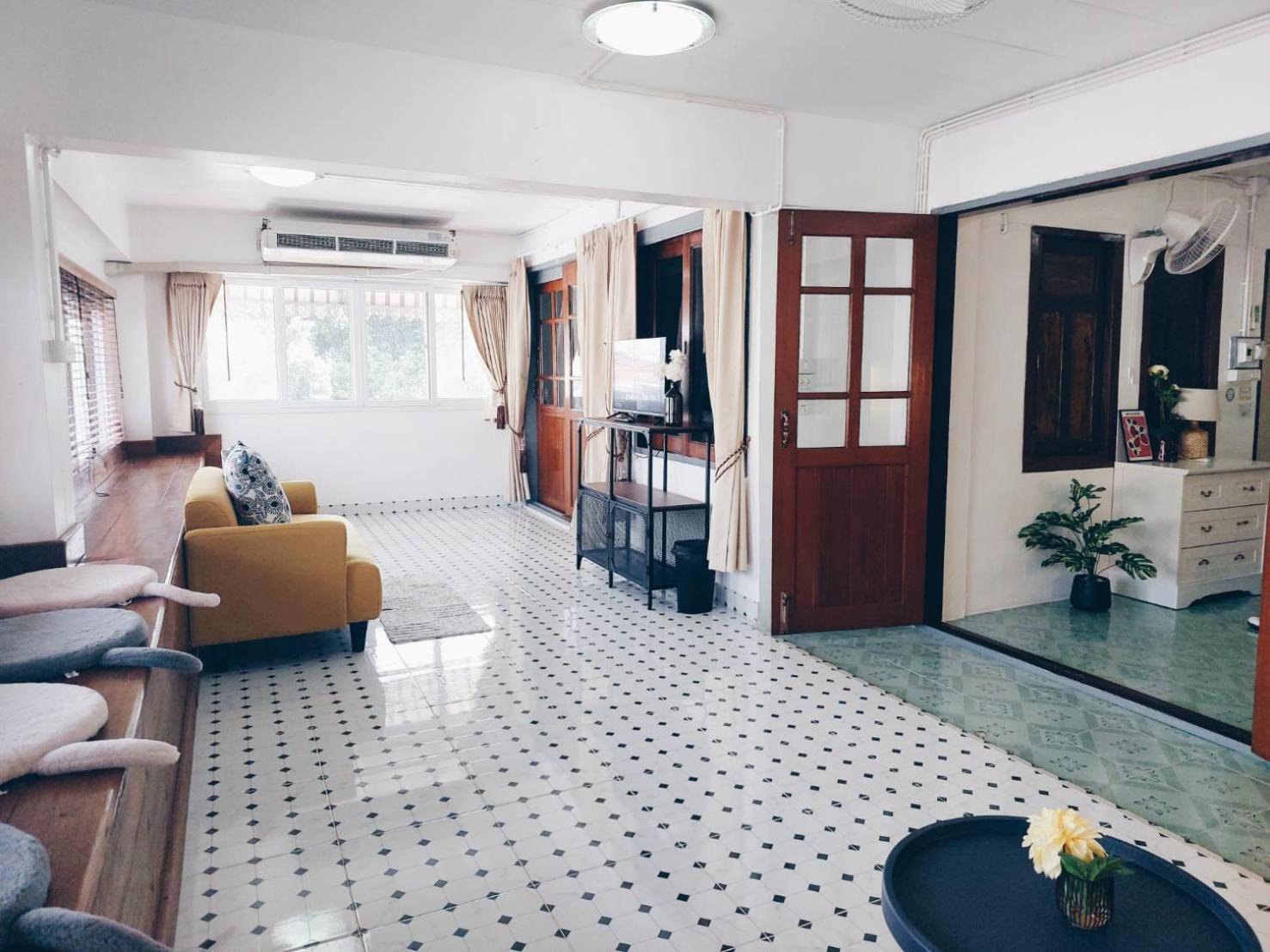 Albergue Hello Sunshine Phra Nakhon Si Ayutthaya Exterior foto