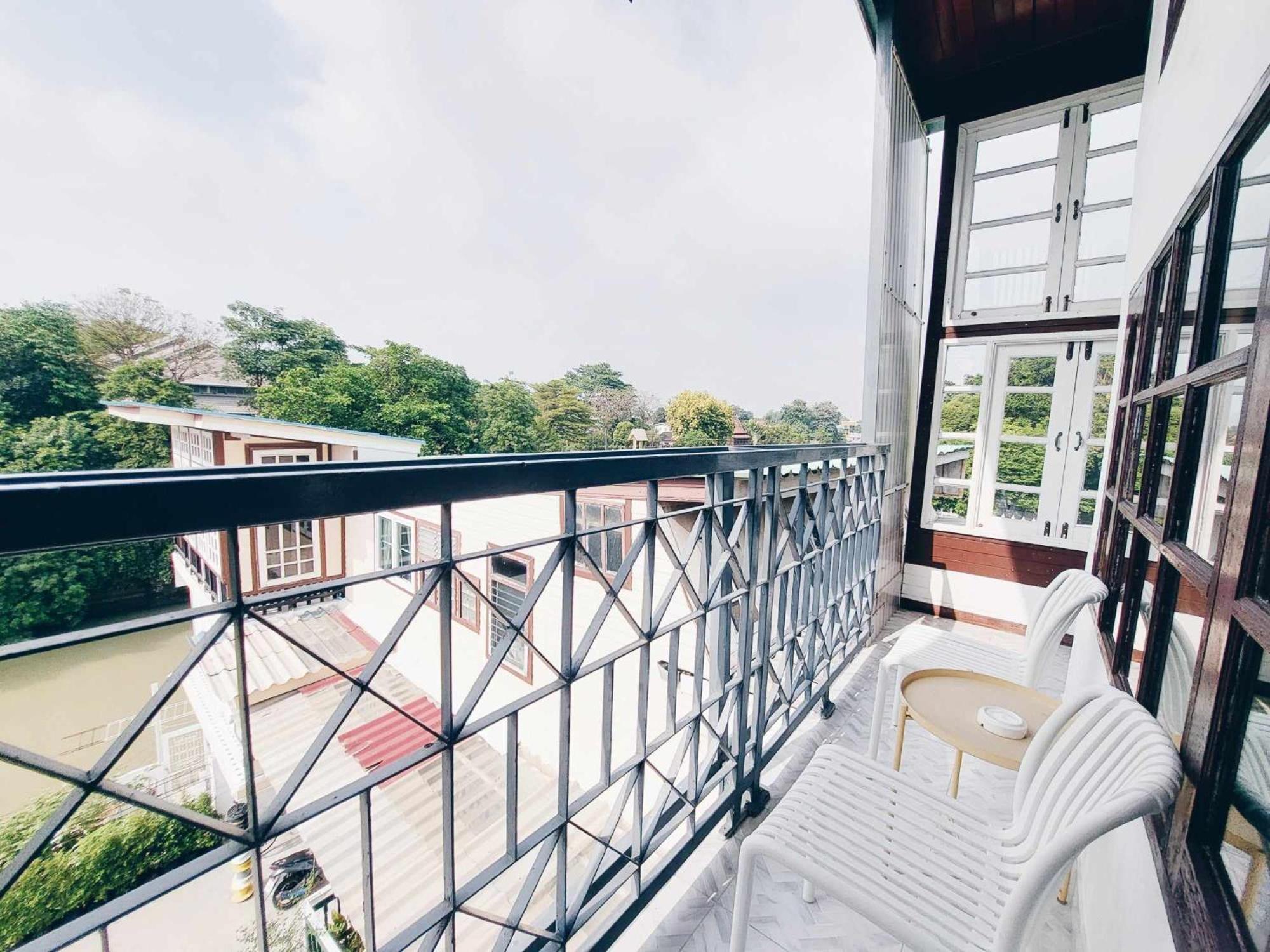 Albergue Hello Sunshine Phra Nakhon Si Ayutthaya Exterior foto