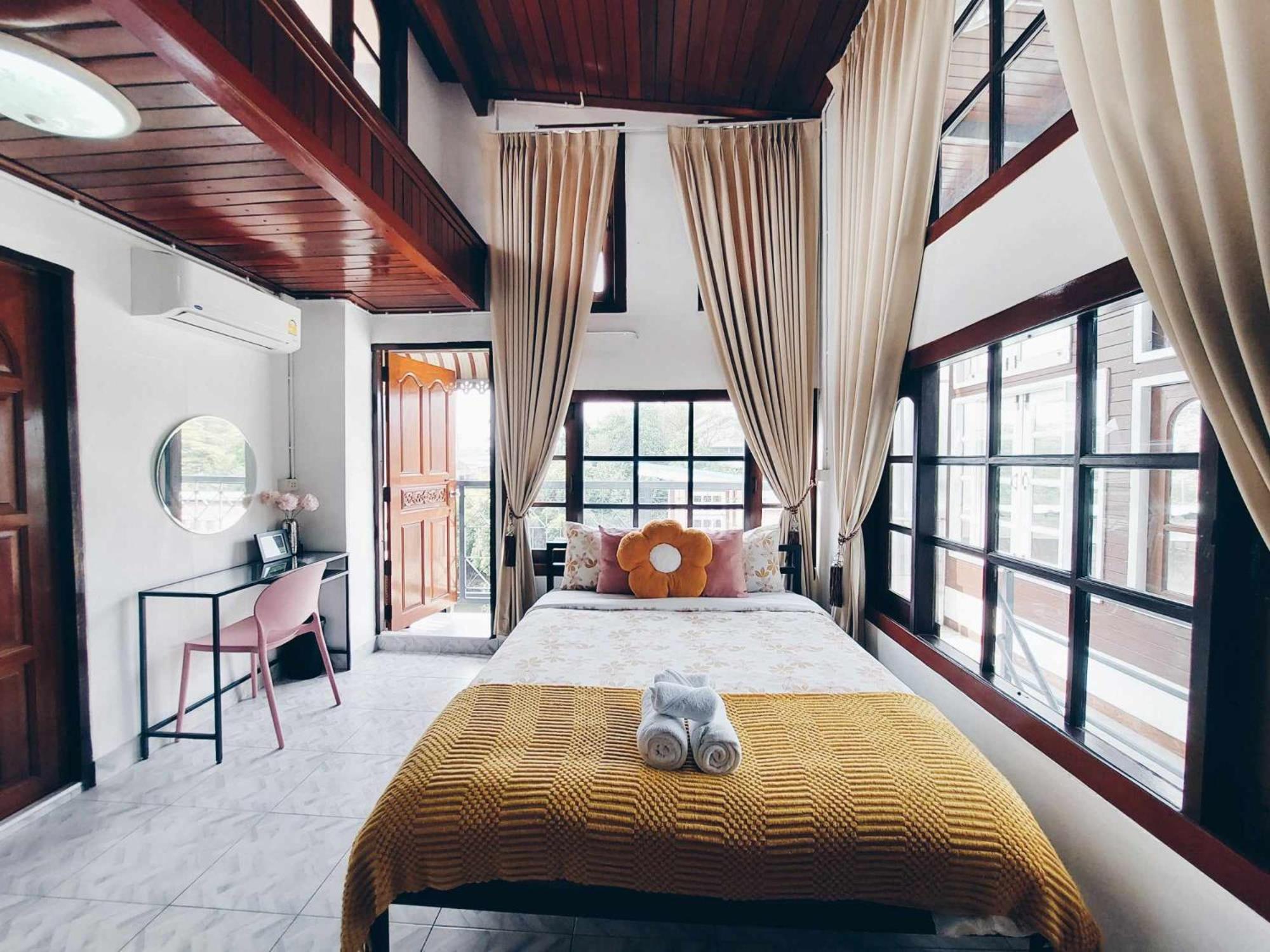 Albergue Hello Sunshine Phra Nakhon Si Ayutthaya Exterior foto