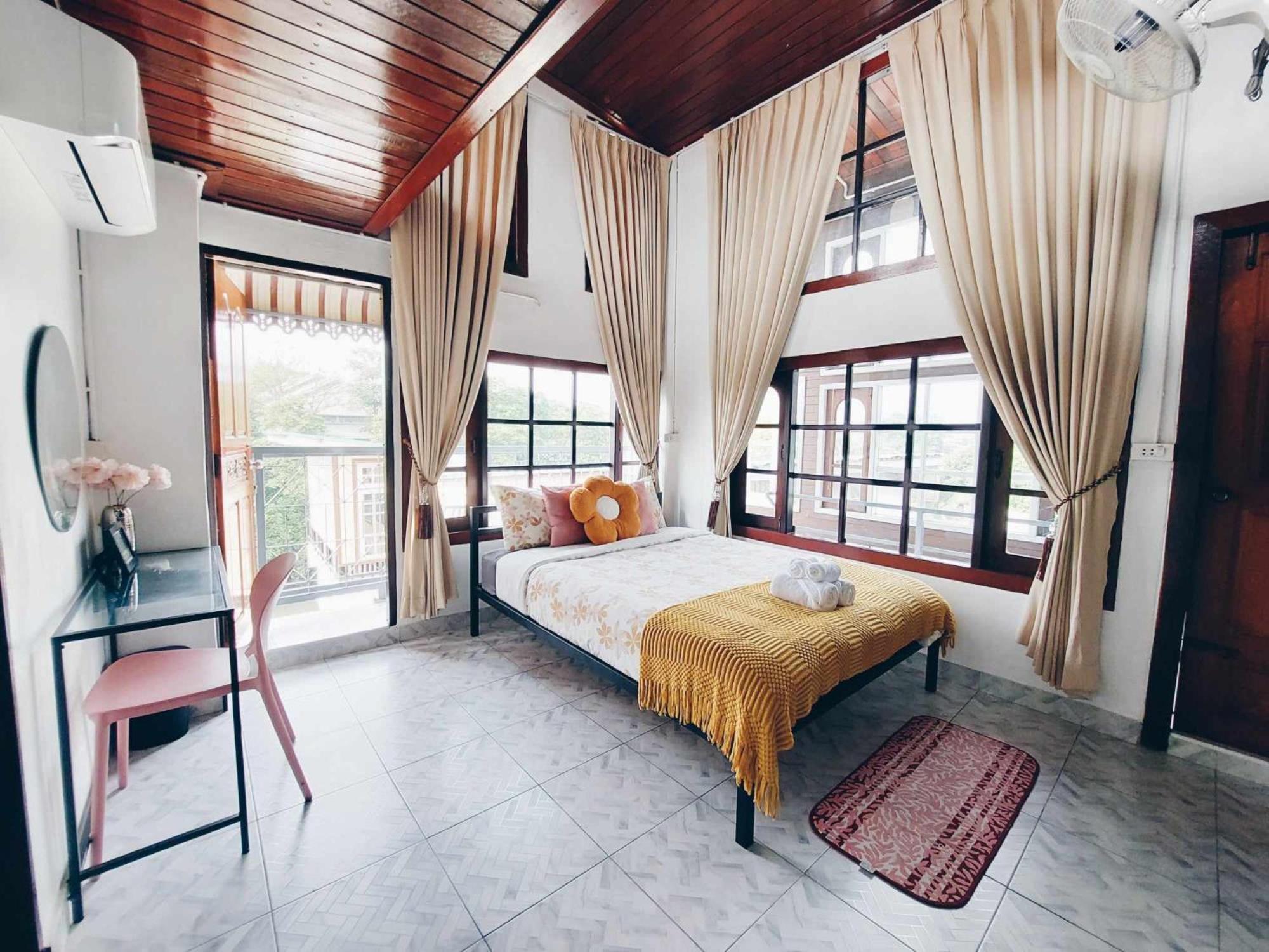 Albergue Hello Sunshine Phra Nakhon Si Ayutthaya Exterior foto